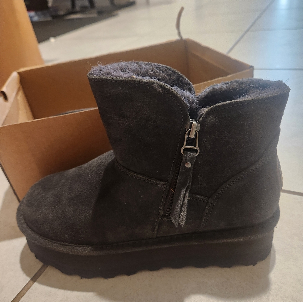 Bearpaw Women's RETRO MAREN Boots - Picture 2 of 5